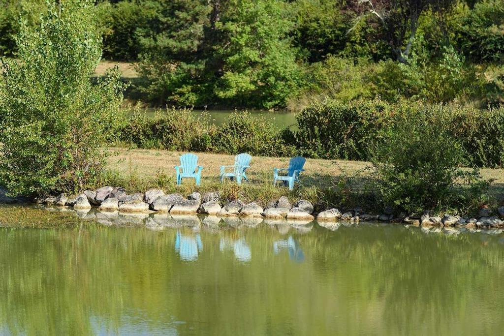 Chalet Au Milieu De La Foret Avec Lac A Proximite Layrac ภายนอก รูปภาพ