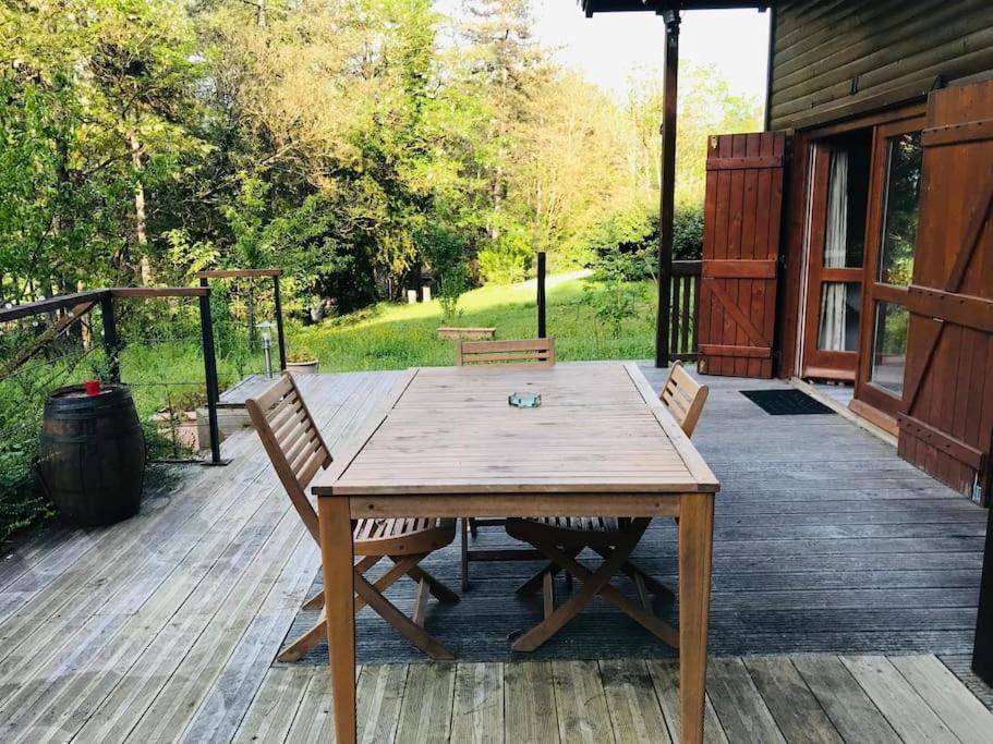 Chalet Au Milieu De La Foret Avec Lac A Proximite Layrac ภายนอก รูปภาพ